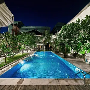 Hotel Easy Surf Camp